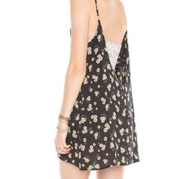 Brandy Melville Lynette Dress - Picture 1 of 7